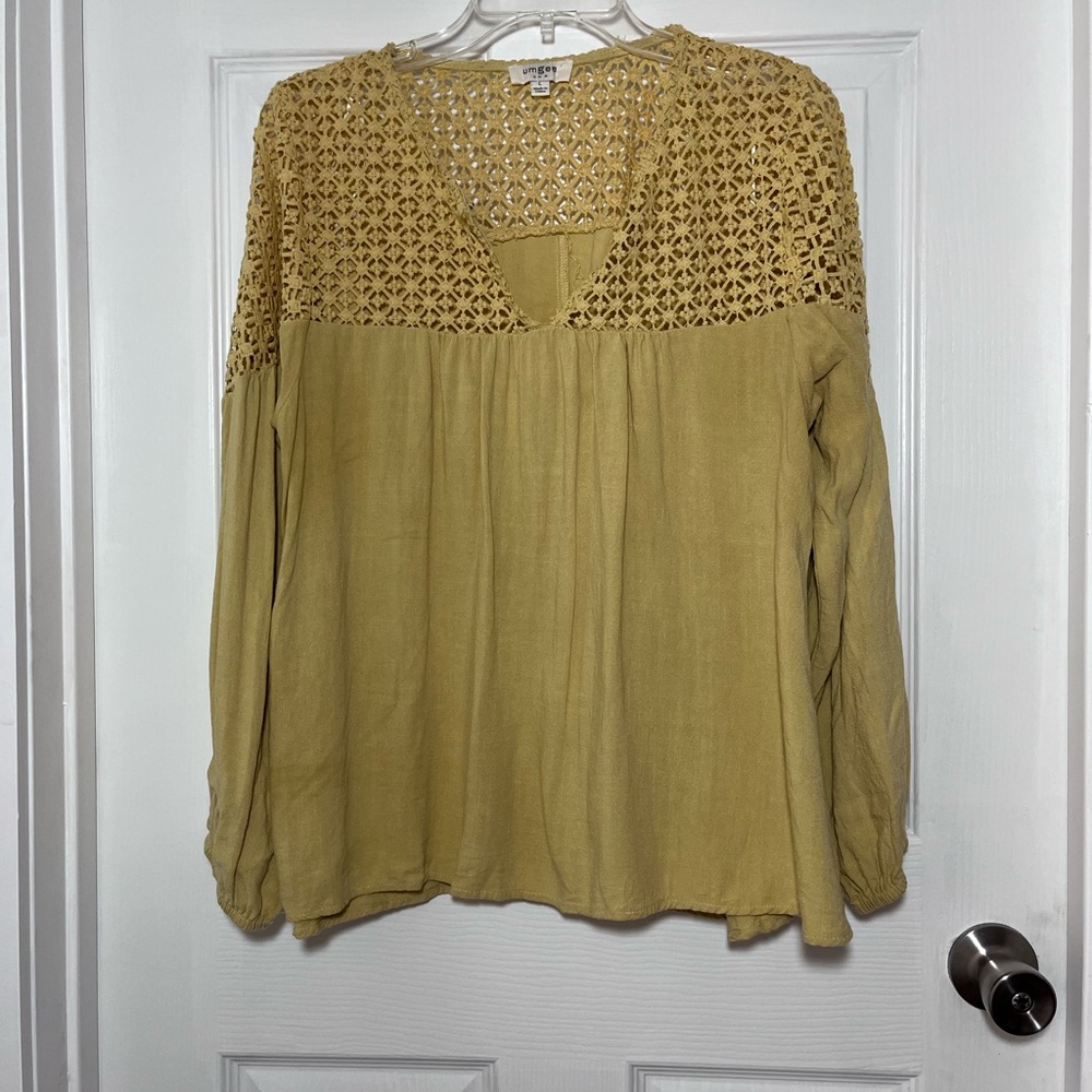 Umgee Crochet Yoke & Shoulder Linen Blend Long Sleeve TBlouse - Mustard